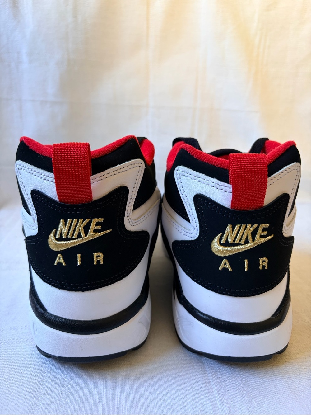 Nike Air Diamond Turf White Fire Red Black 49ers Sneakers Size 11 FZ8224-100 - Picture 4 of 10